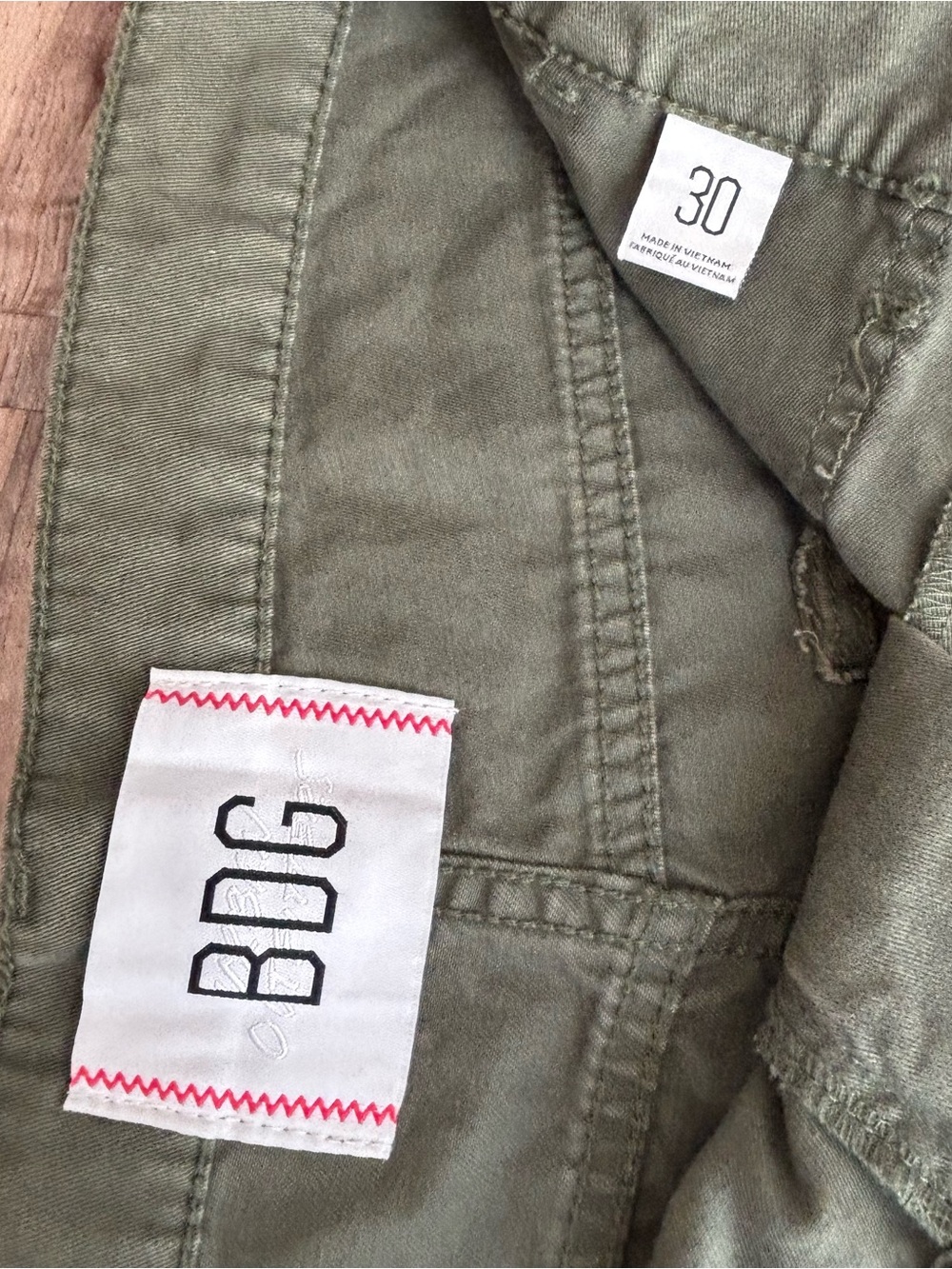 BDG Desert Curved Skate Pants Cargo Olive with Cream & Blue Patch Pockets - Picture 2 of 14
